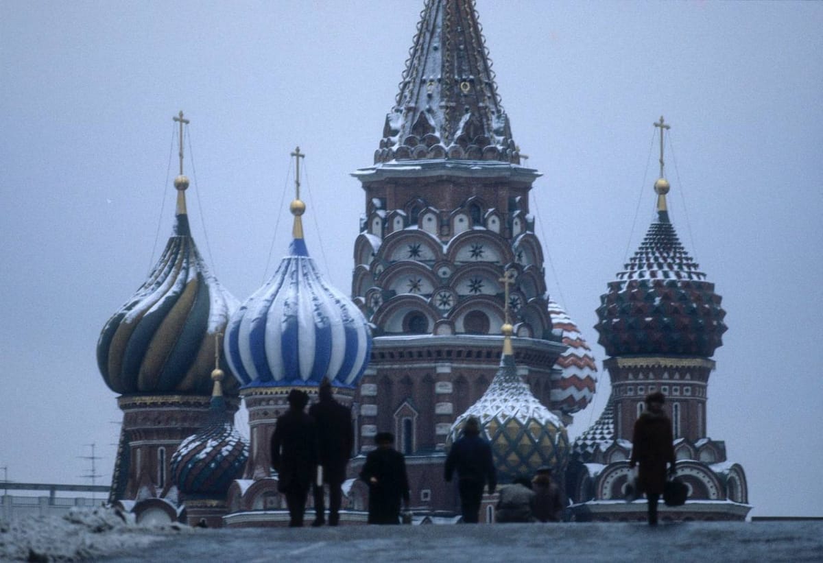 Москва 1982 года в объективе знаменитого немецкого фотографа Вальтера Шмитца, неоднократно посещавшего СССР в поисках вдохновения
