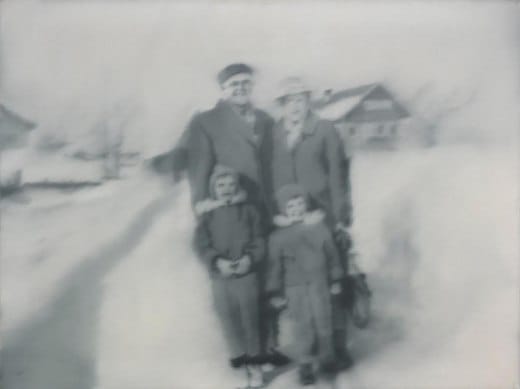 По несчастью или к счастью, Истина проста: Никогда не возвращайся В прежние места