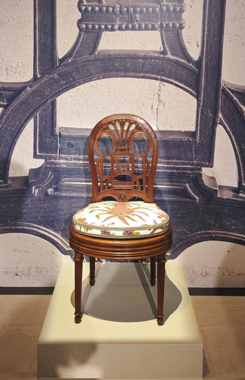 На торгах Sotheby's выставят кресло для будуара Марии-Антуанетты работы Жоржа Жакоба