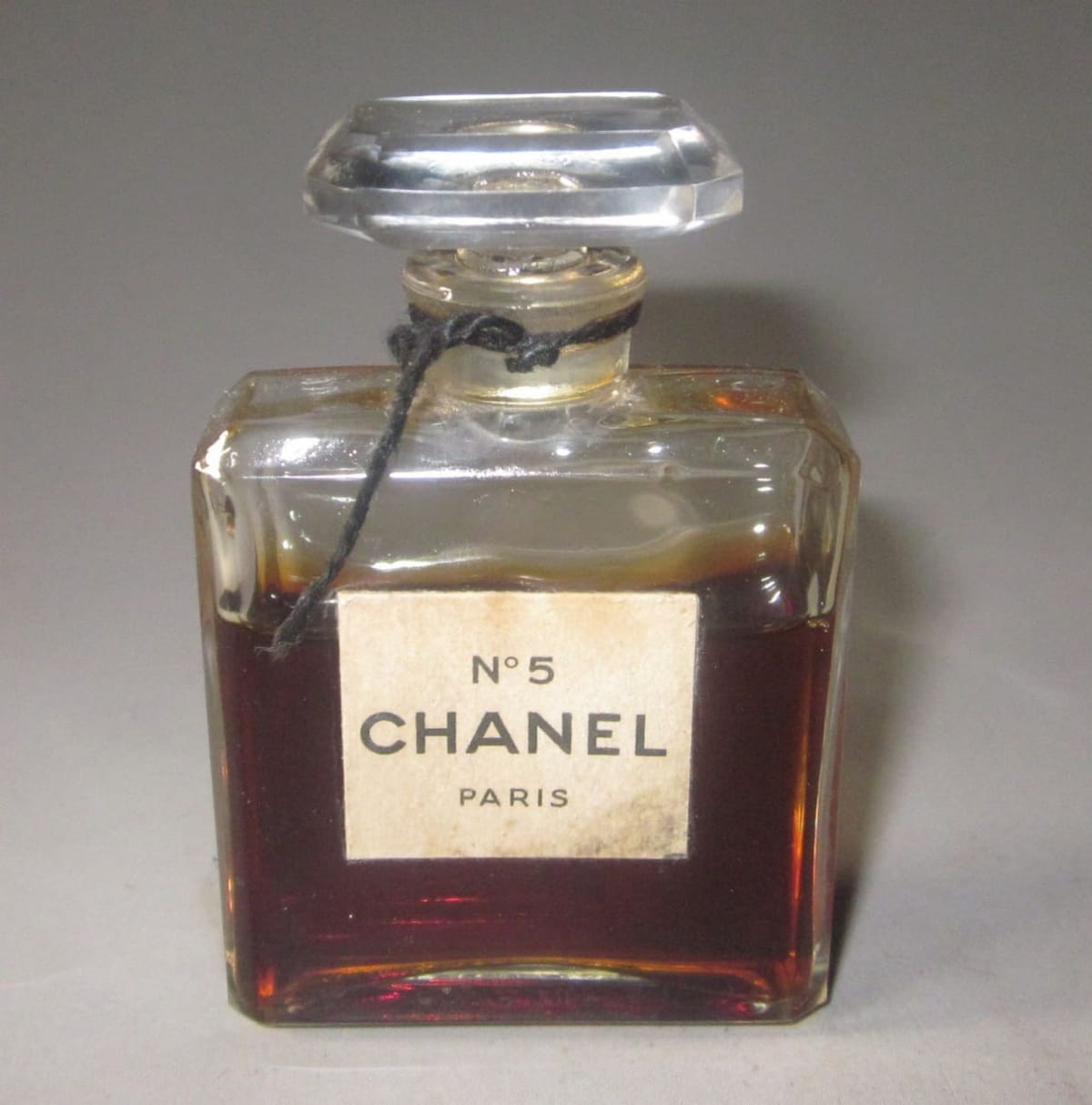 Вы знали, что аромат Chanel №5 создал парфюмер из России?