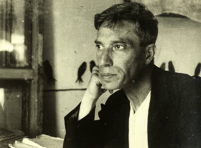 Шкловский, вероятно, выдумал, будто бы Цветаева сказала, что Пастернак похож одновременно на араба и на его лошадь
