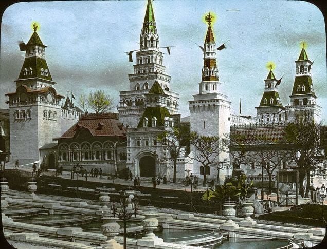 Один из красивейших павильонов - в самом центре Парижа