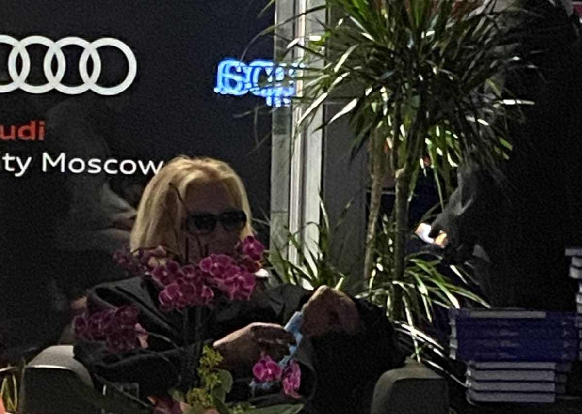 Несравненная Алла Демидова появилась инкогнито на вечере в свою честь в день своего рождения