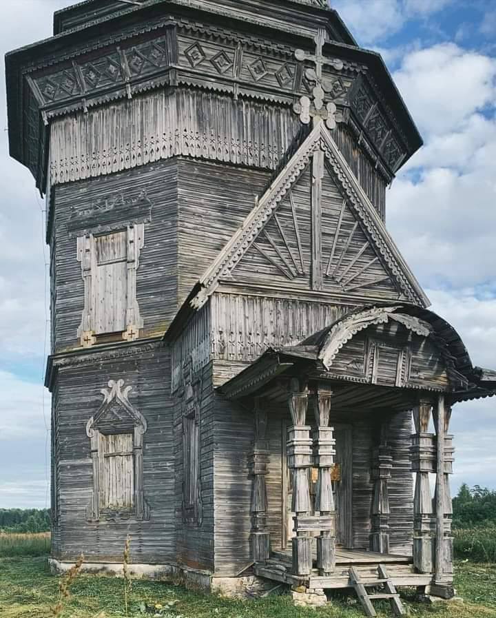 Сретенско-Михайловская церковь 1655 г. в исчезнувшем селе Красная Ляга, Каргополье, Архангельская область