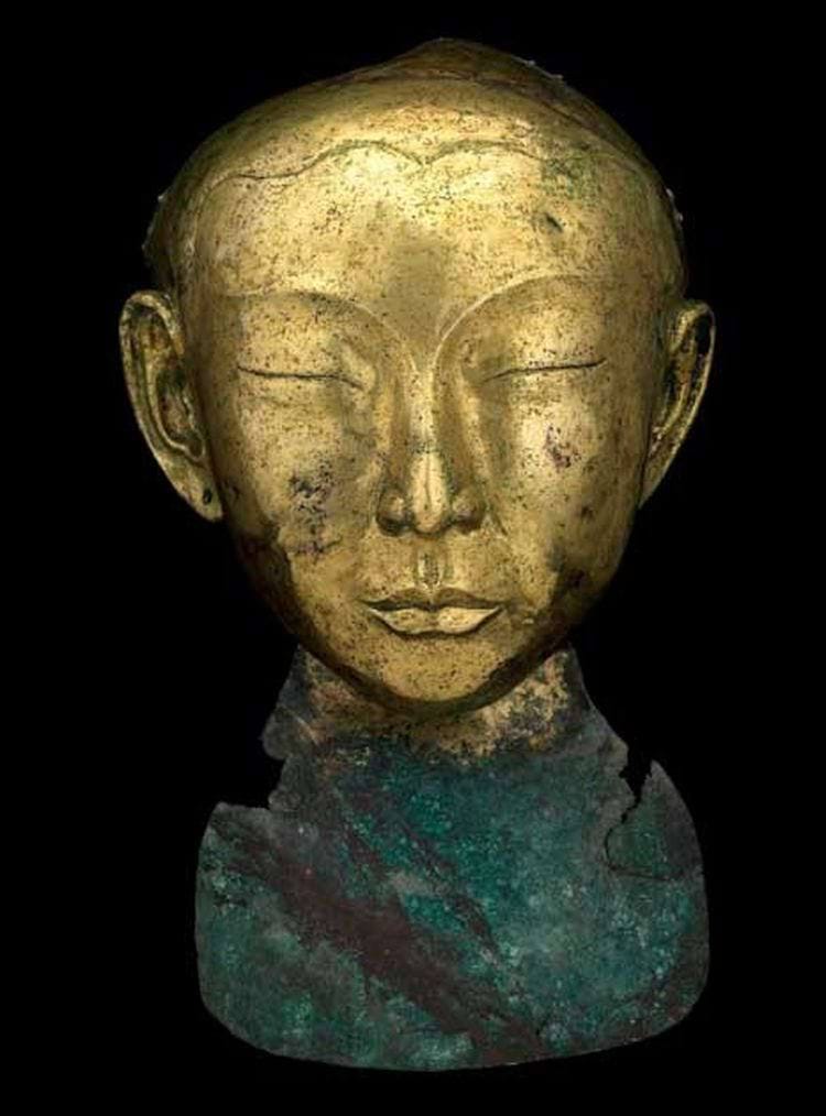 Погребальная маска молодой женщины династии Ляо, X-XII вв., Китай