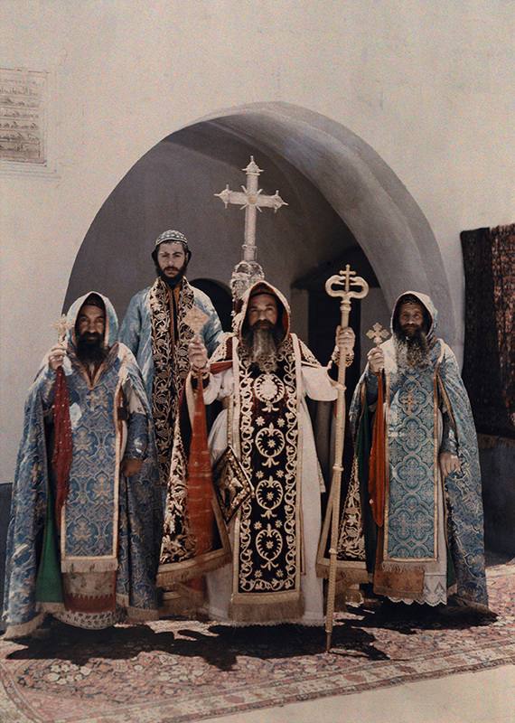 Игнатий Илия III (в центре), патриарх Антиохийский и всего Востока