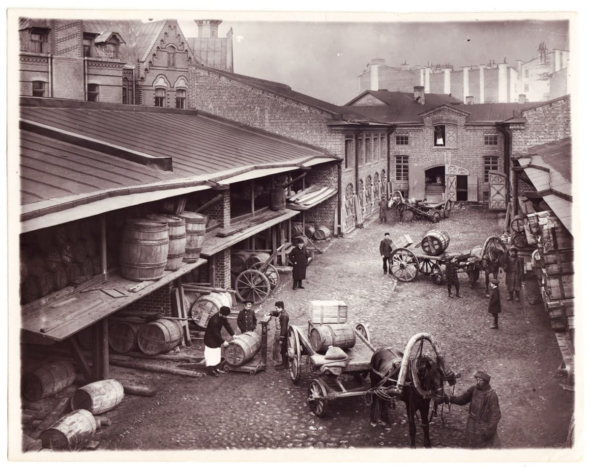 Фотографии с видами Санкт-Петербурга (фондовая биржа, склады, лечебница для животных и т.д.), 1903-1917
