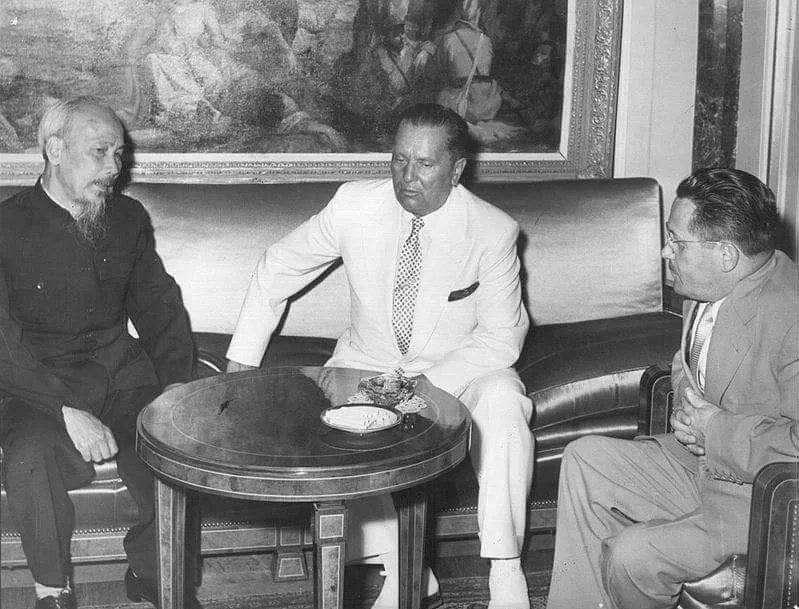 Хо Ши Мин и маршал Тито в Белграде в 1957 году