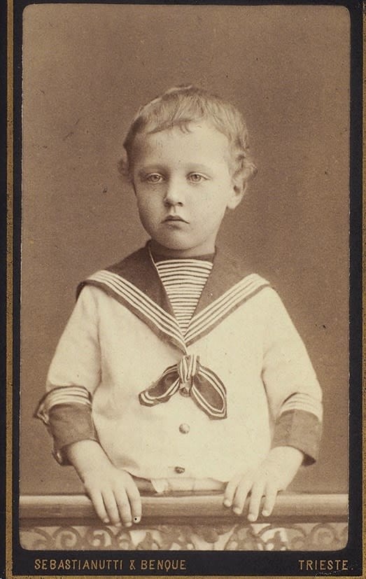 Фотография 4-летнего Саши Блока