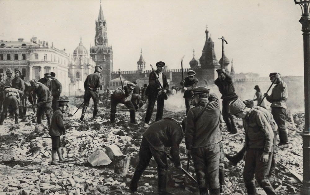 Субботник в Кремле, 1920