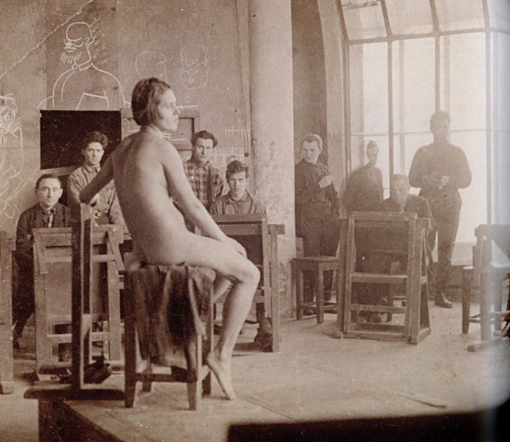 Студенты ВХУТЕМАСа на занятиях по дисциплине «Рисунок», 1920-е