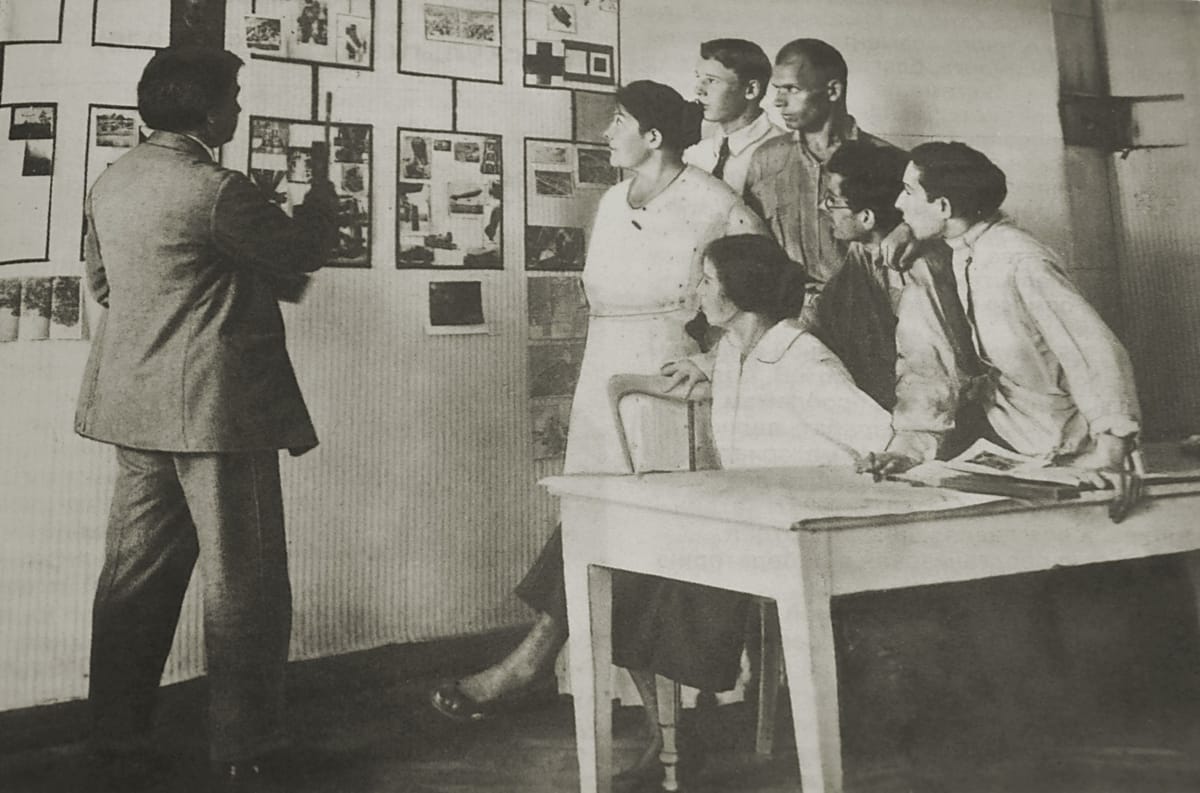 Казимир Малевич с группой сотрудников ГИНХУКа, 1920-е