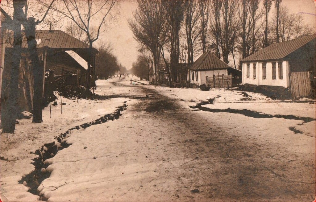 Кеминское (Кебинское, Семиреченское) землетрясение 22 декабря 1910 года - одно из самых сильных землетрясений в истории Центральной Азии, с магнитудой около 8.0-8.2, вызвавшее огромные разрушения