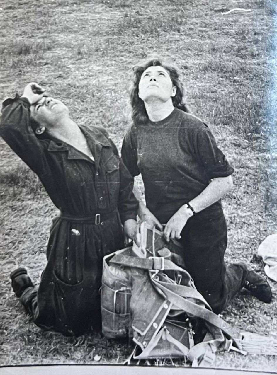 Девушки из общества ДОСААФ в Алма-Ате в 1959 году