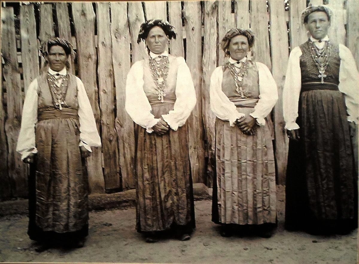Белорусские костюмы на фотографиях И.Сербавы, 1912