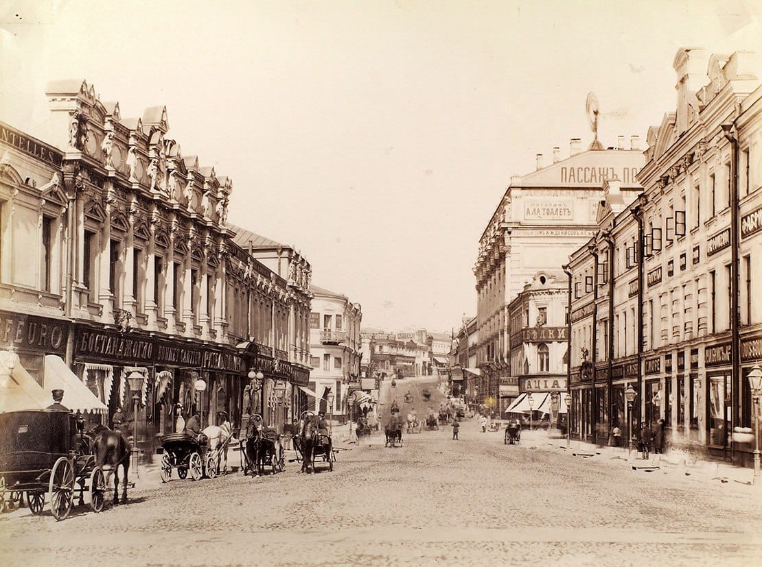 Фотография улицы Кузнецкий мост в Москве, 1880-е гг
