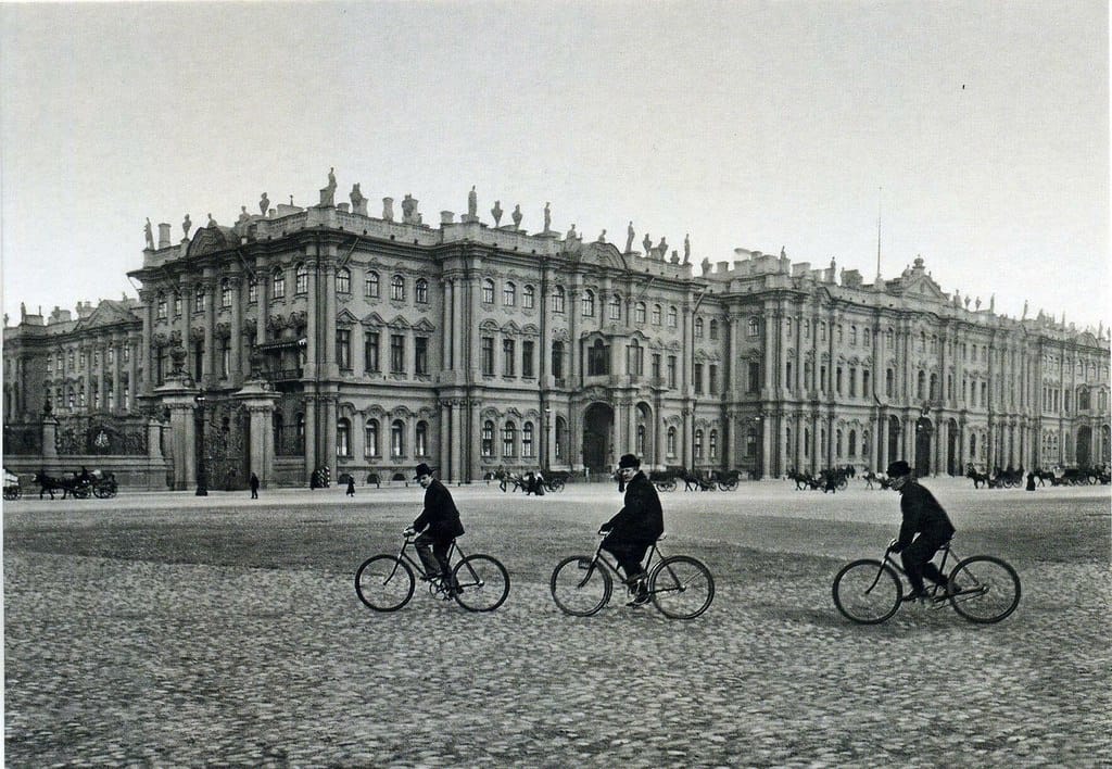 Зимний дворец со стороны Дворцовой площади, Санкт-Петербург, 1903
