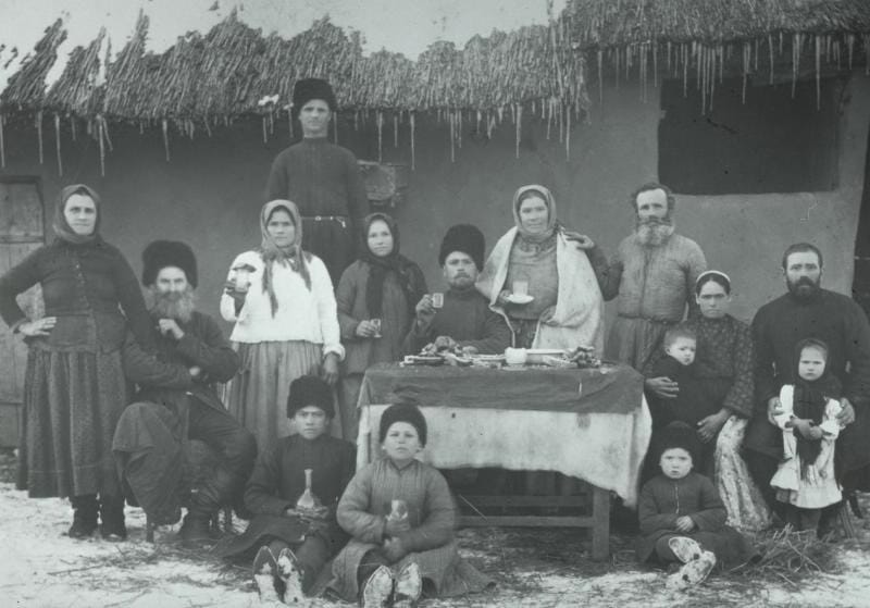 Групповой портрет казачьей семьи, 1900-е