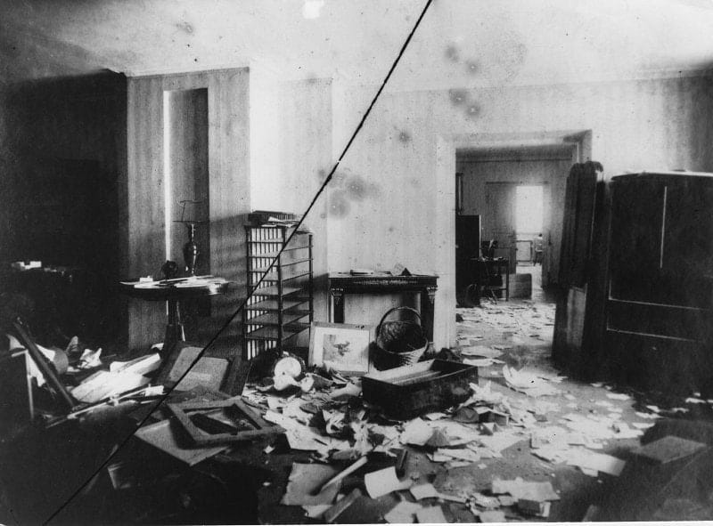 Зимний дворец после штурма, октябрь 1917, Яков Штейнберг