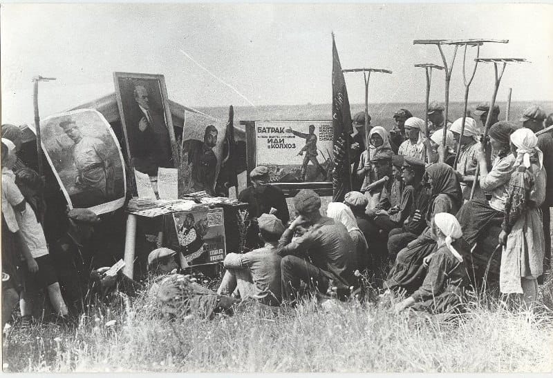 Беседа с крестьянами, 1930 год