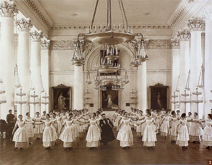 Танцевальный класс в Смольном, 1901 год