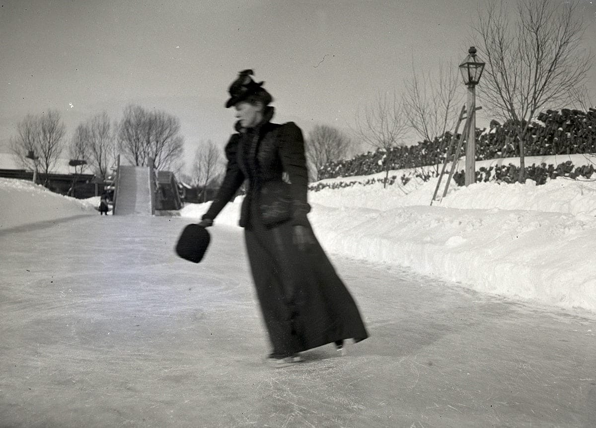 Дама на катке, 1890-1909