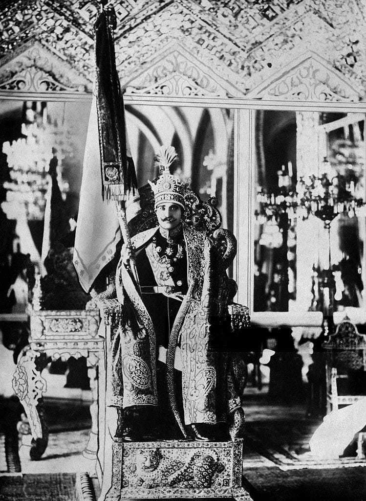 Коронация тридцать четвёртого шаха Ирана Реза Пехлеви в 1925 году