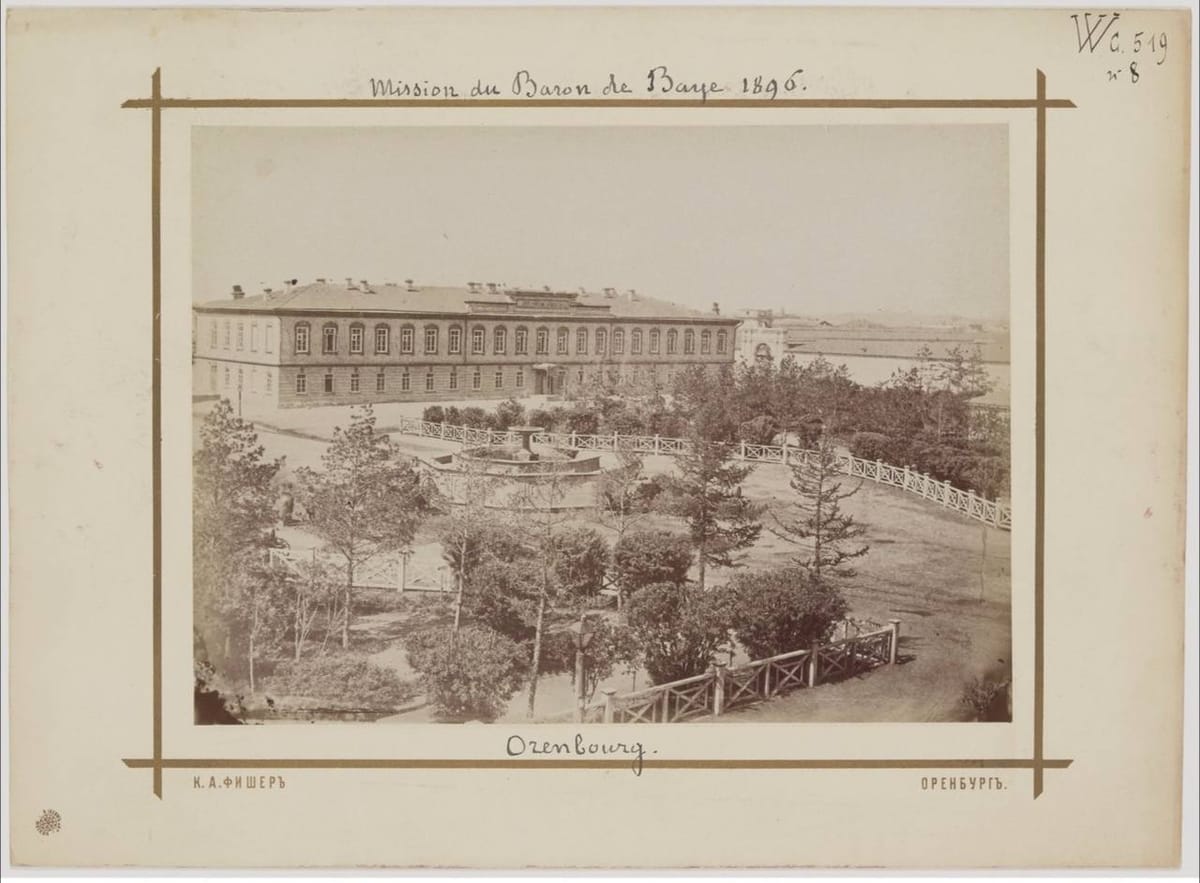 Оренбург 1895 года с хорошей архитектурой, широкими улицами, набережными, парками и верблюдами, запряженными в плуг