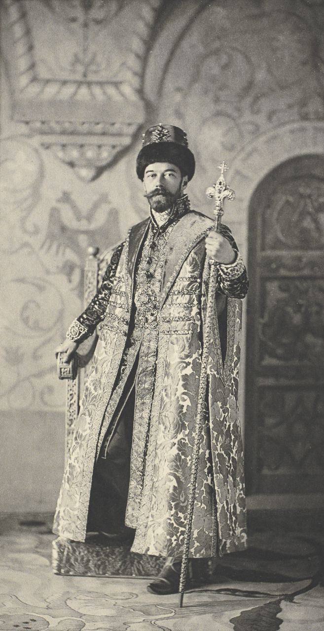 Костюмы гостей придворного бала-маскарада в Зимнем дворце, 1903 год