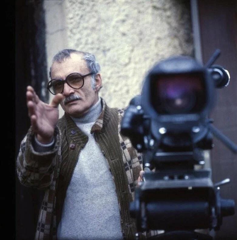 Познакомьтесь, это моя мама, — сказал я моим новым друзьям