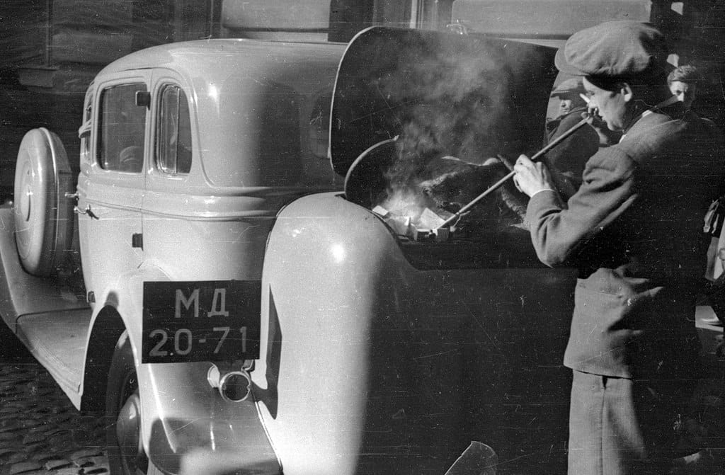 В сентябре 1938 года из Москвы выехал обычная с виду «Эмка», ГАЗ-М1
