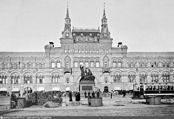 Трамвай на Красной площади в 1909 году и протесты Васнецова, Цветаева и Шехтеля