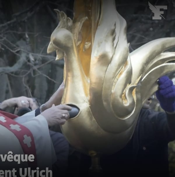 Новый облик петуха при воссоздании декора после утраты оригинала в пожаре
