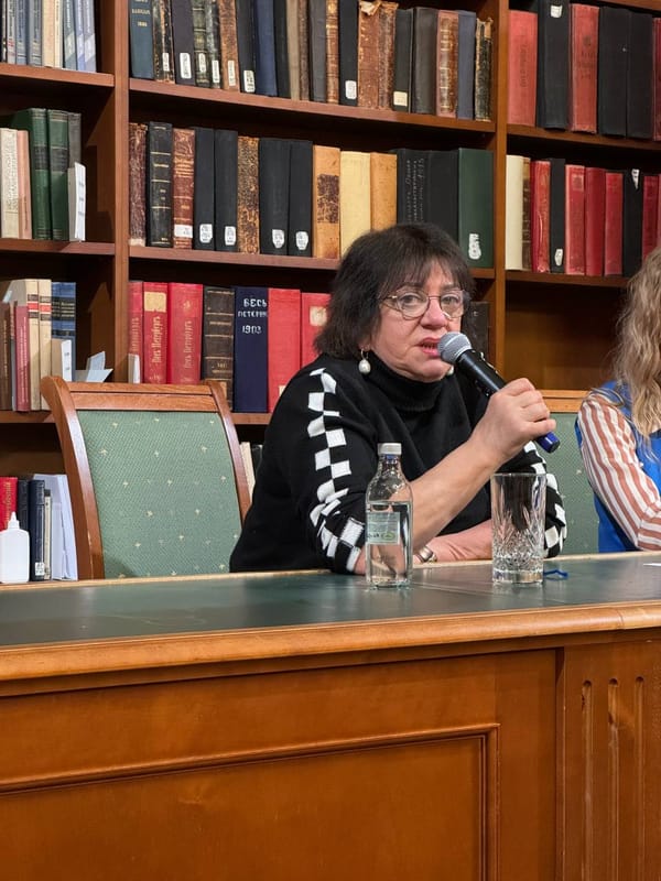 Спросил у Татьяны Толстой, что она думает о травле Джоан Роулинг за ее резонансное высказывание, и как она решает проблему разделения личности творца и его творчества