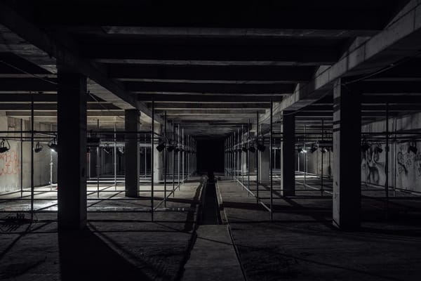 Хочу поделиться пятью самыми красивыми и значимыми на мой взгляд арт-объектами независимого Международного фестиваля медиаискусства НУР, который проходил в Казани с 24 по 26 мая, кстати уже в четвертый раз