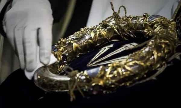 Итак, о судьбе сокровищ Нотр-Дам-де-Пари
