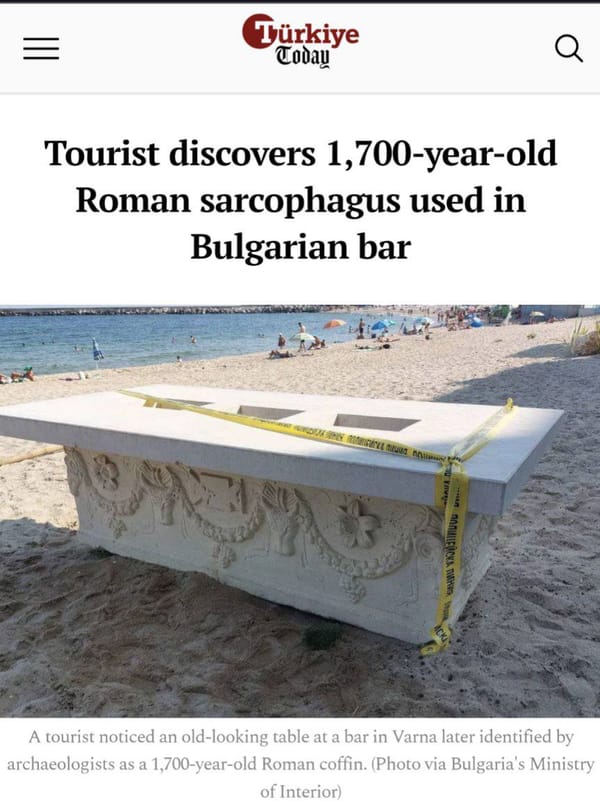 Турист обнаружил 1700-летний римский саркофаг, используемый в болгарском баре