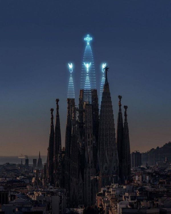 Завершение строительства собора Sagrada Familia в Барселоне ожидается в 2026 году