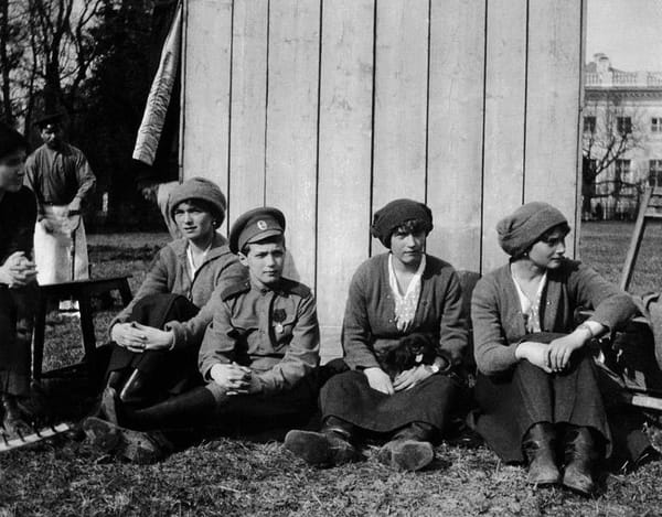 Дочери Николая II и его сын Алексей, май 1917 года, Царское Село