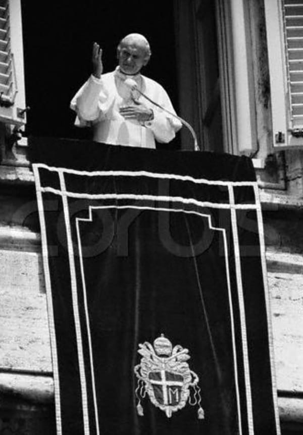 Конклав, на котором был избран Папа Иоанн Павел II (Кароль Войтыла, 1920-2005), проходил с 14 по 16 октября 1978 года и длился 3 дня