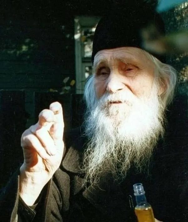 Не ищи друзей среди людей, ищи их на Небе — среди святых, они никогда не оставят и не предадут