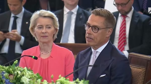Странно, что президент Финляндии, сидя перед Трампом, вспоминает, что они, финны, нашли решение в 1944 году