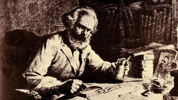 Рисунок в сепии: бородатый мужчина сидит за столом с раскрытой книгой и кружкой в руке, на заднем плане стопки книг и книжные полки.