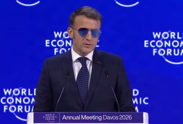 Я что-то упустил момент, когда дресс-код политиков на официальных выступлениях стал допускать наличие таких элементов, как солнцезащитные очки