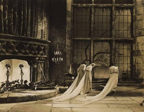 Невесты графа Дракулы, 1931 год