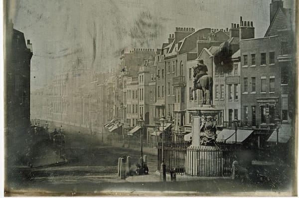 Старейшая из известных фотографий Лондона была сделана в 1839 году