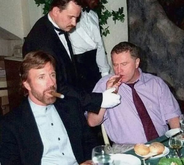 Чак Норрис и Владимир Жириновский на небесах