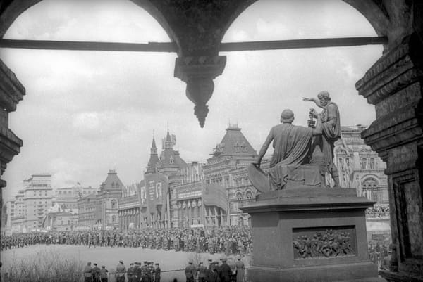 Социальные гарантии советского 1 мая и смысл праздника в России после 1991 года