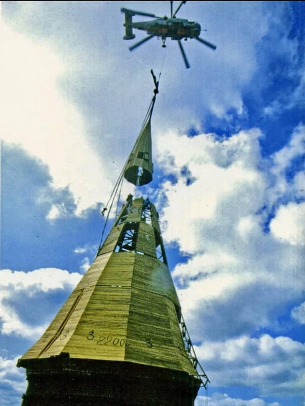 Установка купола собора в Калининграде, 1994 год