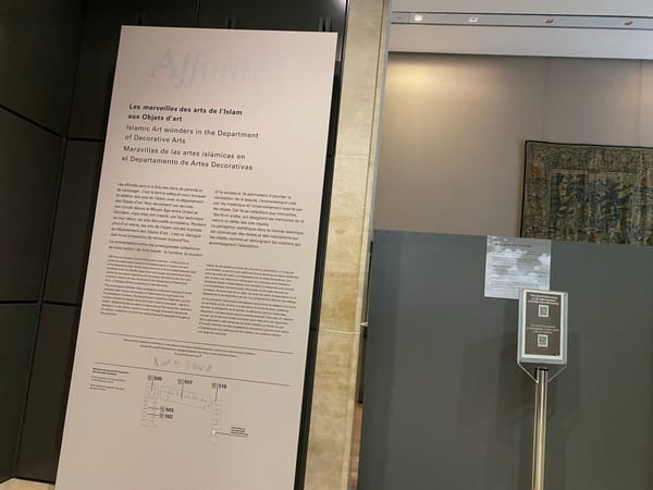В Лувре как обычно всё наперекосяк
